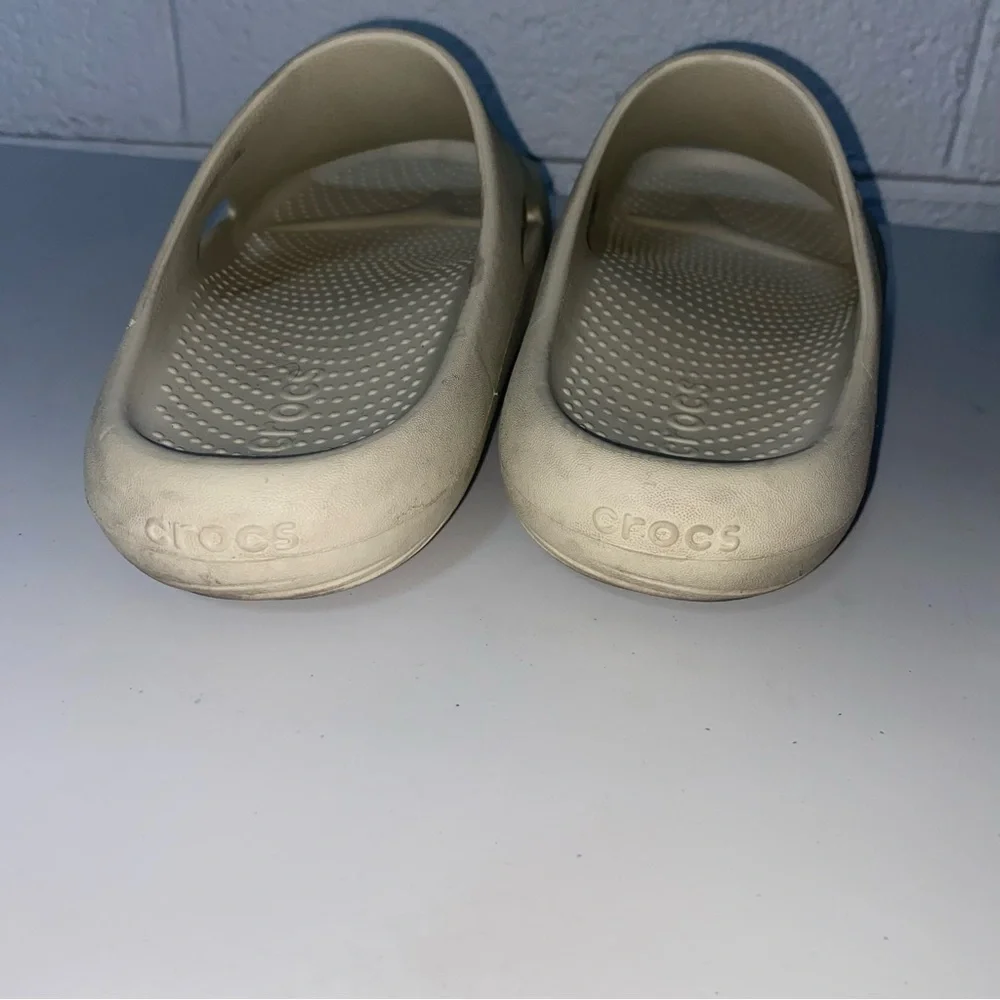 Crocs Men’s Mellow Recovery Slide in Bone Color Size 9 Slides Slip On Sandal